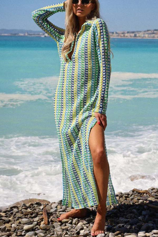 Vestido comprido de malha com estampado exclusivo e racha de manga comprida
