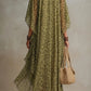 Vestido comprido em chiffon com padrão leopardo, elegante e de corte solto.
